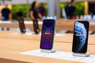 Apple will reopen a handful of US stores next week