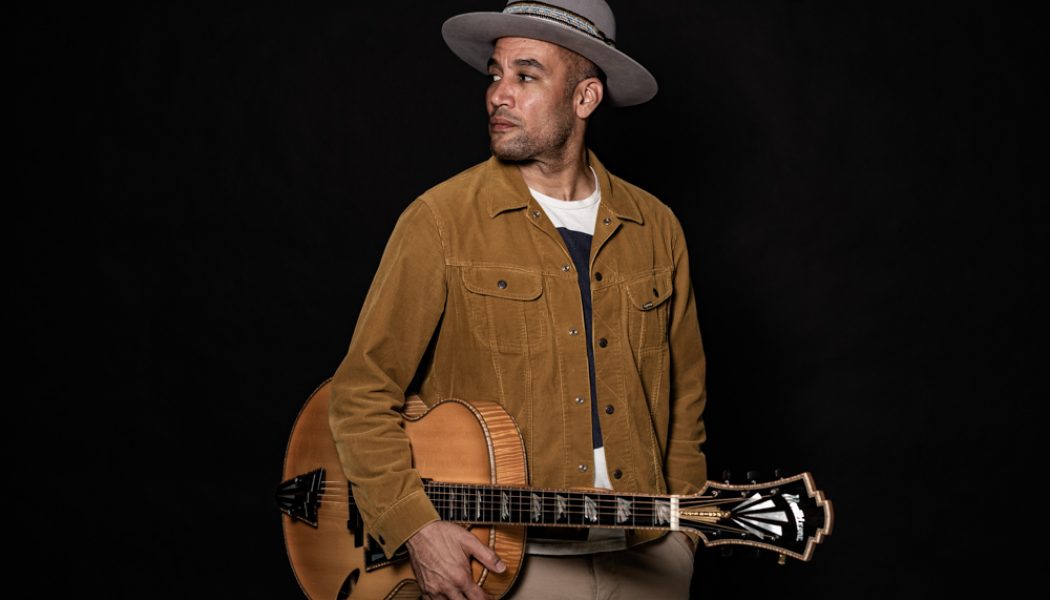 Ben Harper Shares New Single ‘Don’t Let Me Disappear’