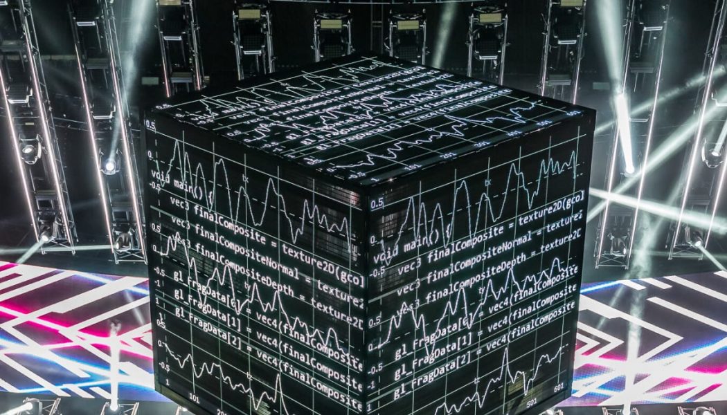 deadmau5 Drops Virtual cube v3 Set for KISS Ibiza’s “LIVE in the MIX!”