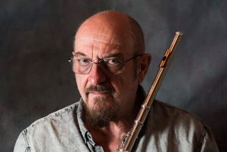 Jethro Tull Frontman Ian Anderson “Suffering from an Incurable Lung Disease”