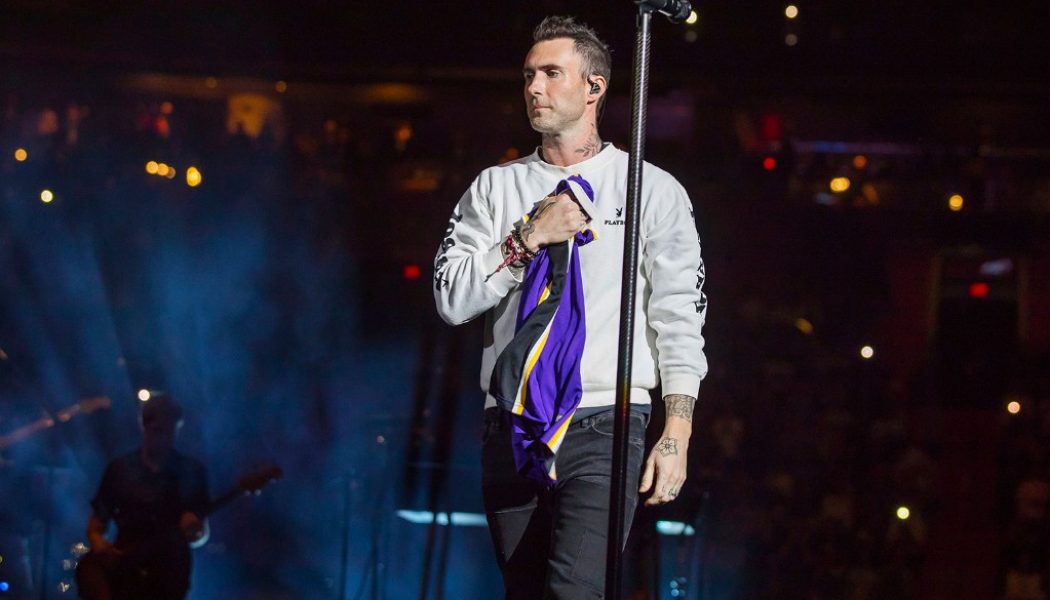 Maroon 5’s Adam Levine Pays Tribute to Kobe Bryant With ‘Memories’ Performance