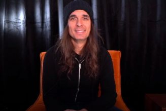 MEGADETH’s KIKO LOUREIRO Says DAVE MUSTAINE-Co-Written ‘The Mechanix’ Is His ‘Favorite’ METALLICA Song