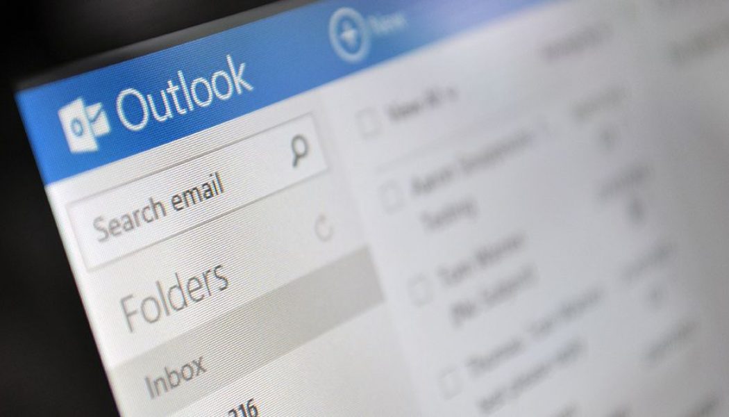 Microsoft’s Outlook on the web is getting a Gmail-like text prediction feature