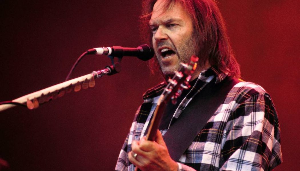 Neil Young Plays More Rarities in Fireside Sessions 4 Livestream