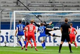 Sloppy Schalke Get Punished by Gritty Augsburg