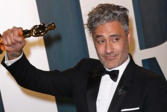 Taika Waititi will direct and co-write a new Star Wars movie