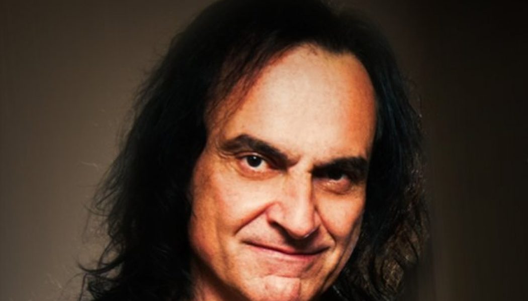 VINNY APPICE Says ROCK AND ROLL HALL OF FAME Is ‘A Joke’; RONNIE JAMES DIO ‘Should Have Been Inducted’