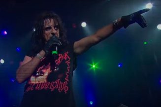 ALICE COOPER: ‘I Don’t Think I’ve Ever Refused An Autograph Or A Picture To Anybody’