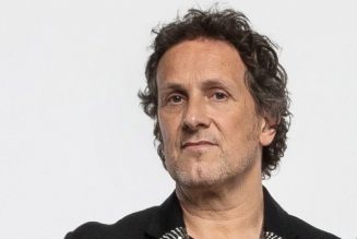 DEF LEPPARD’s VIVIAN CAMPBELL Wasn’t Surprised To See MÖTLEY CRÜE Coming Out Of Retirement So Soon