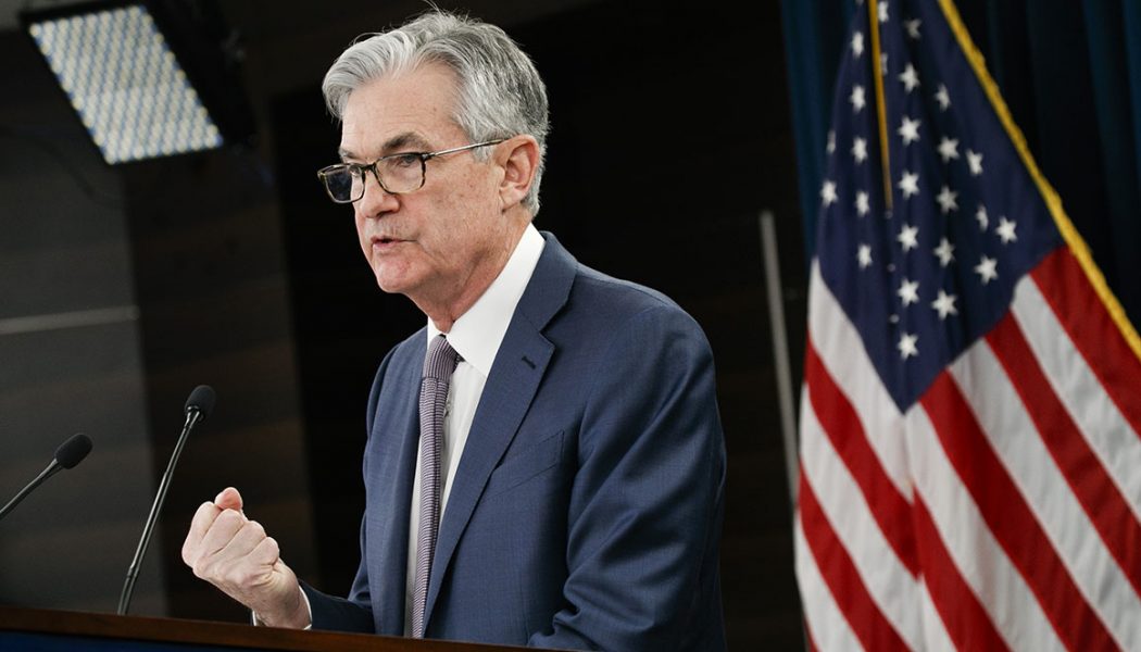 Fed’s Powell walks tightrope as economy faces new uncertainty