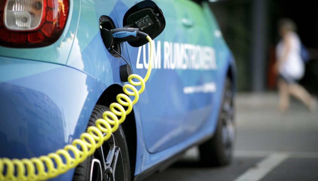 German gas stations will have to provide electric car charging under new rules