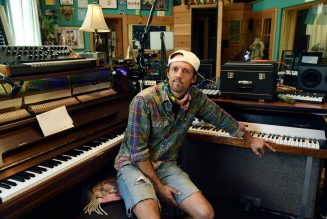 Jason Mraz Drops ‘Look For The Good’ Album, Donates All Royalties: Stream It Now