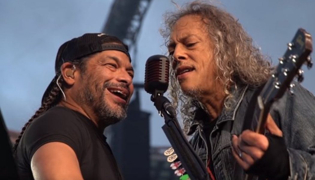 METALLICA’s ROBERT TRUJILLO Explains Inspiration For His ‘Doodles’ With KIRK HAMMETT