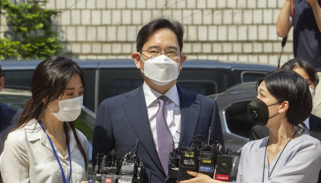 Samsung heir Lee may be arrested soon on new corruption charges