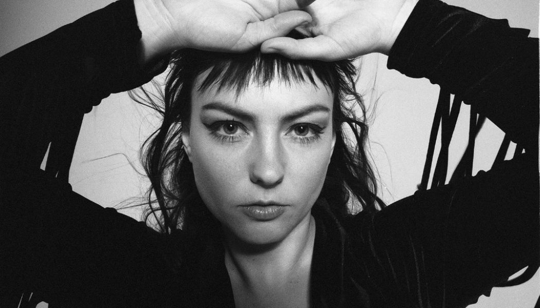 Angel Olsen Announces ‘Whole New Mess’ Album, Drops Title Track