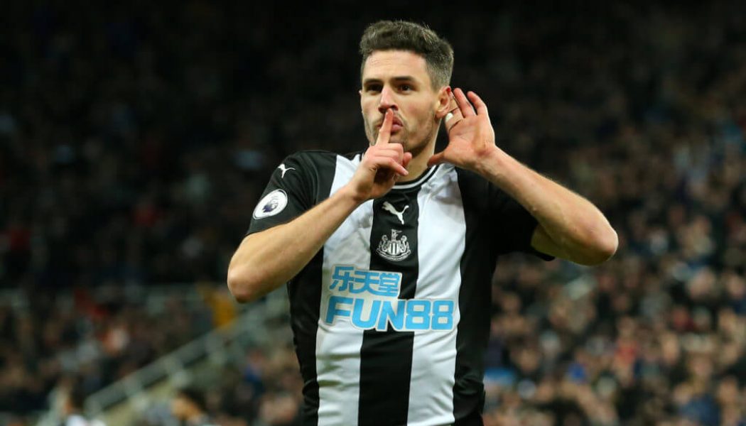 ‘Clueless’, ‘Lost for words’ – Some NUFC fans react to Bruce’s tactical decision involving 28-yr-old