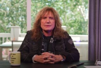 DAVID COVERDALE Unboxes WHITESNAKE’s ‘The Rock Album’ Collection (Video)