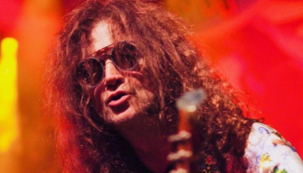 GLENN HUGHES Looks Back On 2016 ROCK AND ROLL HALL OF FAME Induction: ‘To Have That Achievement Was Great’