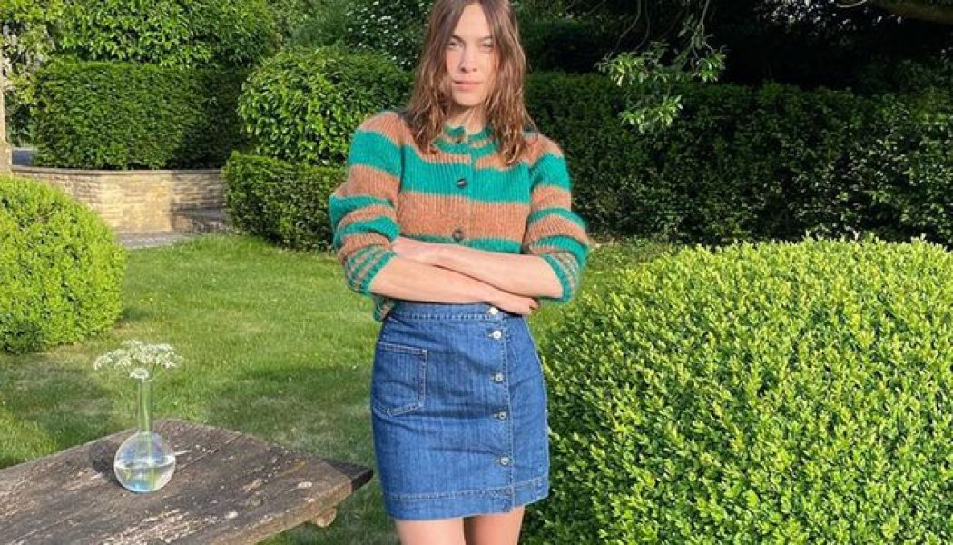 Here’s How to Do Knitwear in Summer, According to Alexa Chung