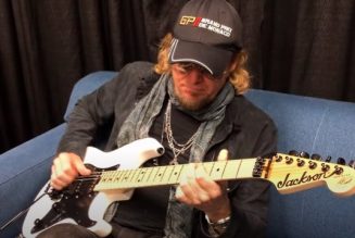 IRON MAIDEN’s ADRIAN SMITH Discusses His Refreshed JACKSON USA Signature Guitar Models (Video)