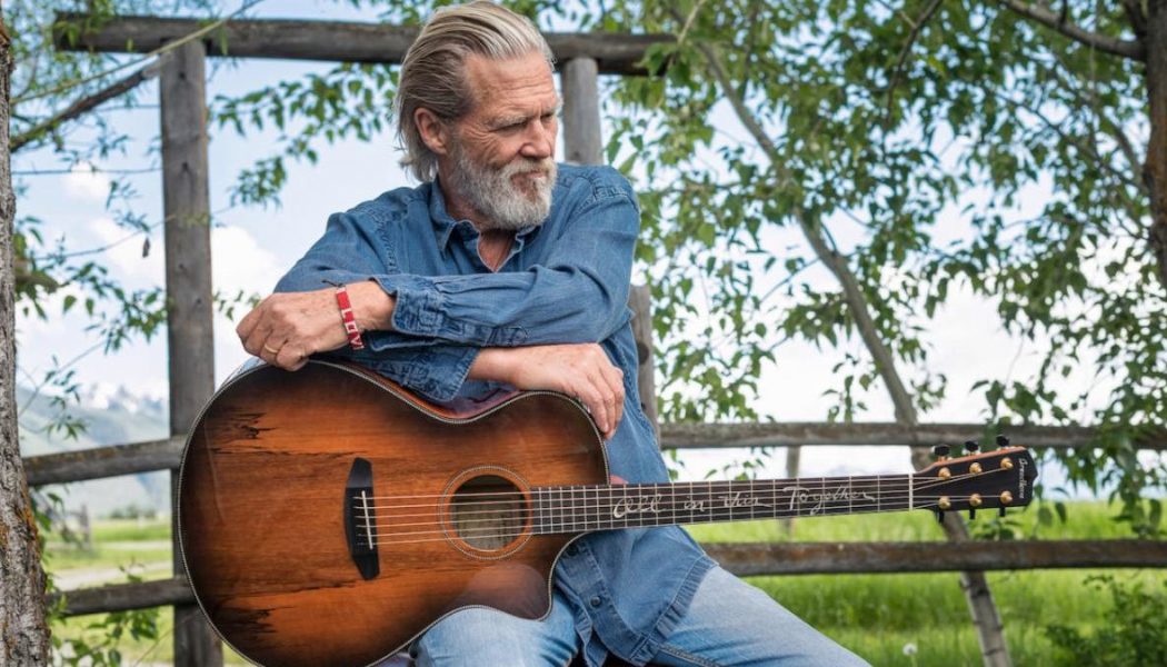 Jeff Bridges and Breedlove Unveil New Signature Model Acoustic Guitars