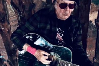 Neil Young Steps Out Onto the Porch, Covers Bob Dylan for Latest Fireside Session: Watch