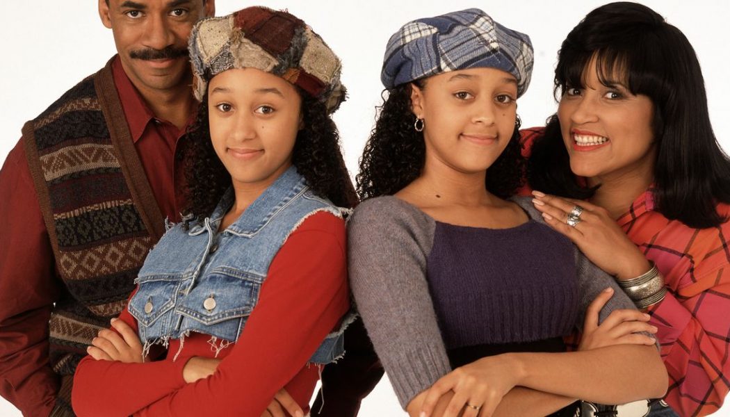 Netflix is bringing back Black sitcoms Moesha and Sister Sister, and I cannot contain my excitement