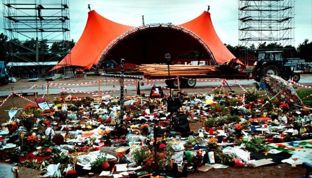 Pearl Jam Pay Tribute to Victims of Roskilde Tragedy on 20th Anniversary