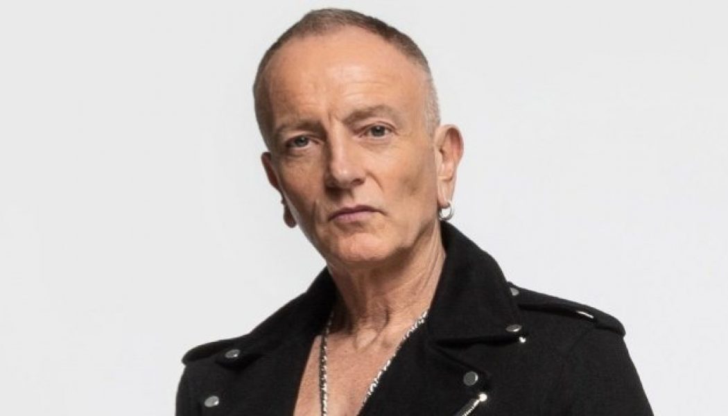 PHIL COLLEN On Whether DEF LEPPARD’s Tour With MÖTLEY CRÜE Will Finally Happen In 2021: ‘I’d Say It’s 50/50’