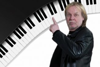 RICK WAKEMAN Releases New Digital Single ‘Ascraeus Mons’ From His New Album ‘The Red Planet’