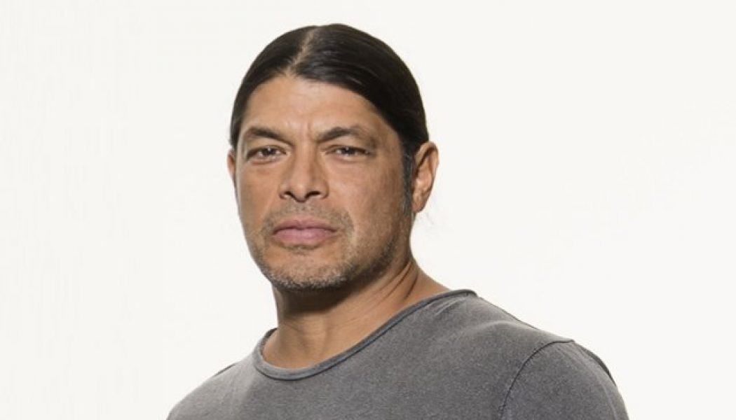 ROBERT TRUJILLO Says Putting Together New INFECTIOUS GROOVES EP Was ‘A Really Interesting, Fun Challenge’