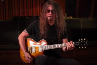 SKID ROW’s SCOTTI HILL Shows You How To Play Band’s Classic Songs