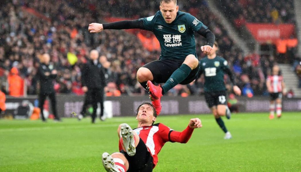 ‘What does he do?’ ‘Get rid’: Some Southampton fans hammering one player tonight