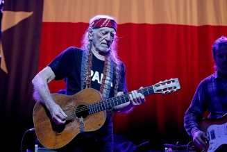 Willie Nelson Performs ‘I Never Cared for You,’ Talks Lifelong Love of Pot on ‘Kimmel’