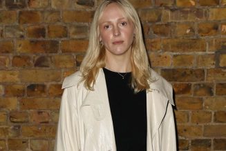 All My Friends Keep Asking Me to Find Vintage Blouses Like Laura Marling’s