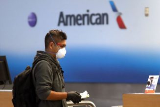 American Airlines Passenger Catches On Flight Fade For Not Wearing A Mask