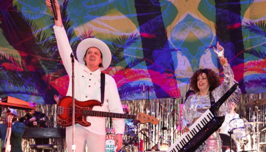 Arcade Fire’s Win Butler and Régine Chassagne Give Three-Song Livestream Performance: Watch