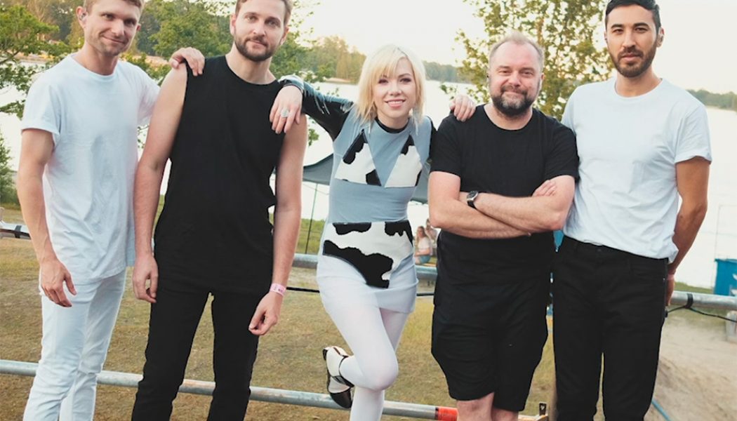 Carly Rae Jepsen Pays Tribute to Her Bandmates With ‘Me and the Boys in the Band’