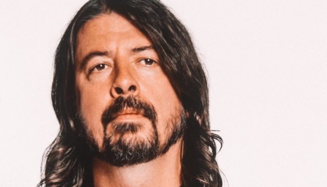 DAVE GROHL Mourns Loss Of TRINI LOPEZ: He ‘Unknowingly Helped Shape The Sound Of The FOO FIGHTERS’