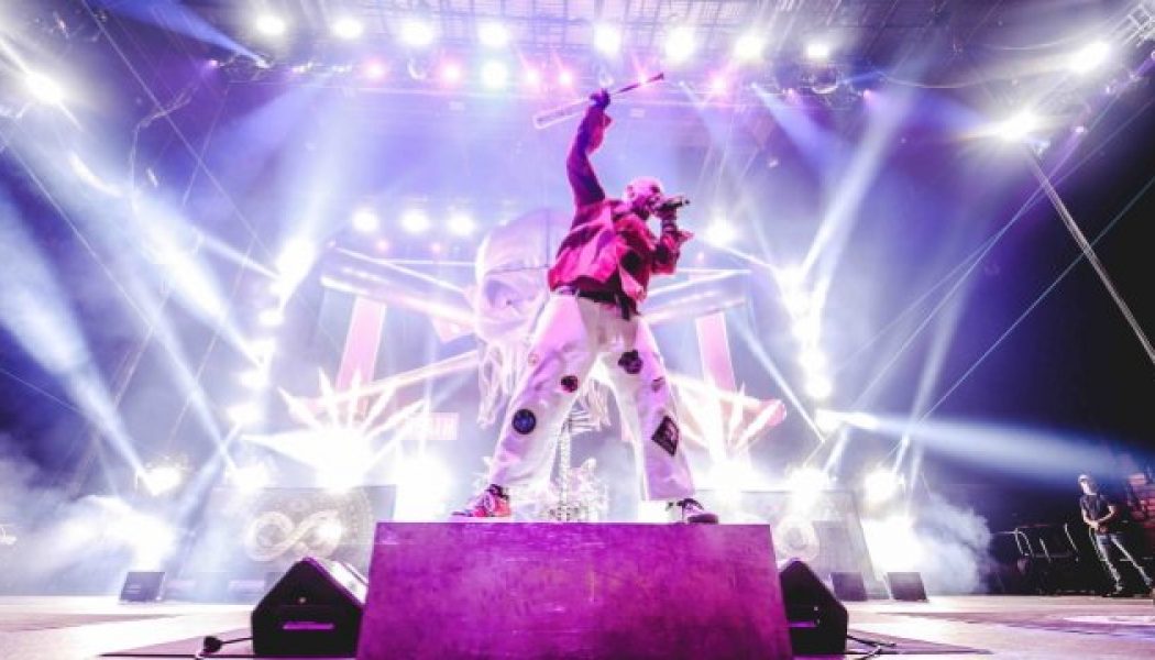 FIVE FINGER DEATH PUNCH Named ‘Best Live Act’ At AIM AWARDS