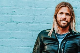 FOO FIGHTERS’ TAYLOR HAWKINS: ‘There’s Lots Of People Right Now In America Who Are Absolutely F**ked’