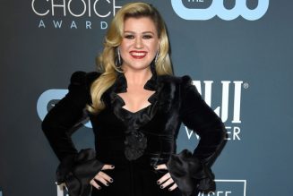 Kelly Clarkson to Temporarily Fill in for Simon Cowell on ‘America’s Got Talent’ Following His Bike Accident