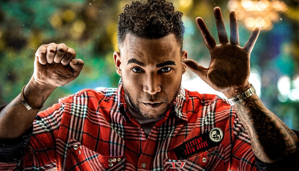 Latin Songs Inspired by Social Media: Don Omar’s ‘Myspace,’ J Balvin’s ‘Snapchat’ & More