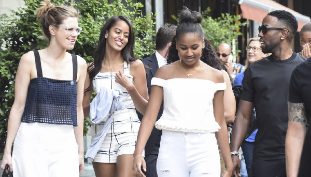 Michelle Obama Reveals Barack Obama Taught Daughters How To Play Spades