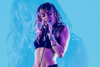 Miley Cyrus Returns To The VMAs For Debut Performance Of ‘Midnight Sky’