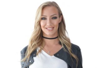 NITA STRAUSS To ‘Set The Tone’ At LOS ANGELES RAMS’ Home Games This Season