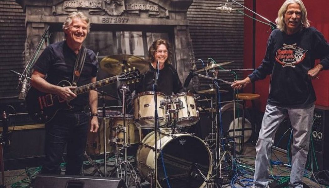 RIK EMMETT Says He ‘Resolved’ His Issues With His TRIUMPH Bandmates ‘A Long Time Ago’