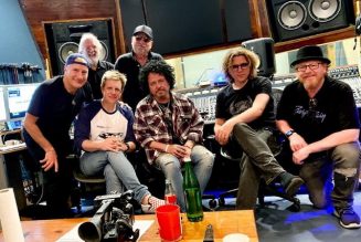 STEVE LUKATHER Says His Upcoming Solo Album Was ‘All Done Live’