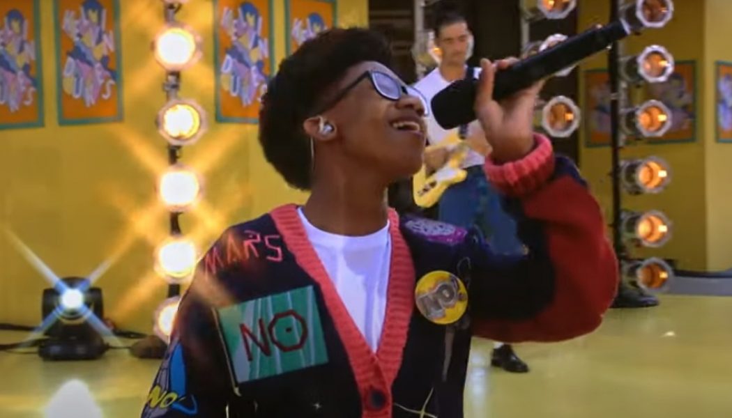 Teen Kelvin Dukes Gets the Judges Bouncing With ‘Valerie’ Cover on ‘AGT’: Watch