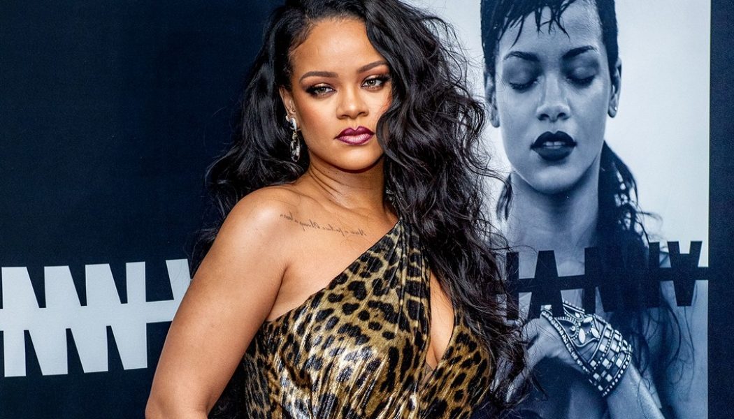 This Is What Rihanna Thinks of Donald Trump